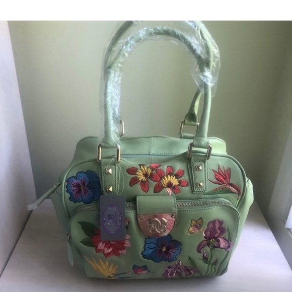 Beautiful New Designer Sharif Embroidered Bag & Victoria’s Secret Heart Throw - Picture 16 of 16